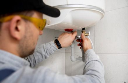 Comment prévenir la surchauffe des chauffe-eaux solaires en été ?
