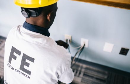 Électricien événementiel : les défis et les opportunités du métier