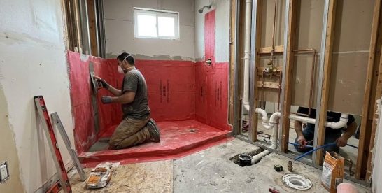 Rénovation de salle de bain : refaire toute l&rsquo;étanchéité et la plomberie cachée