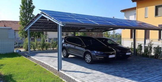 Installer des panneaux photovoltaïques sur le toit plat de son carport
