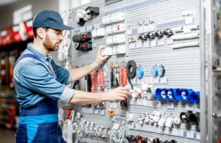 Terrassement de tranchées techniques pour l&rsquo;alimentation en électricité et eau