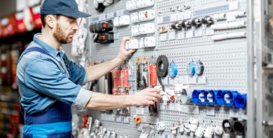 Terrassement de tranchées techniques pour l’alimentation en électricité et eau