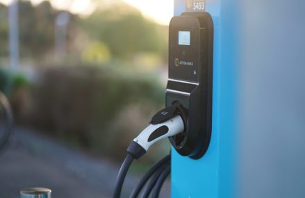 Installation d’une borne de recharge : quelles contraintes électriques ?