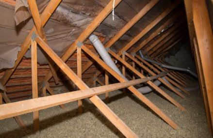 L&rsquo;importance de la ventilation de toiture pour éviter la condensation des combles